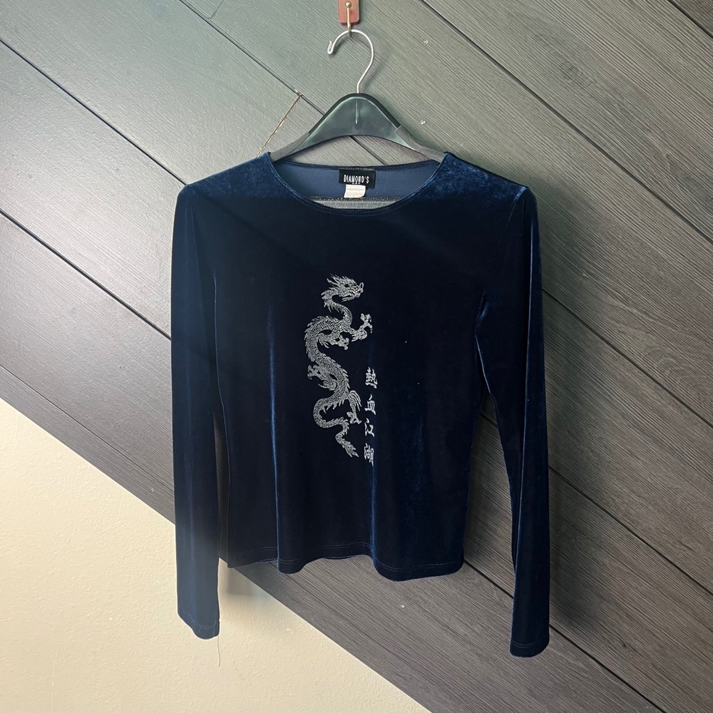 Diamond's USA Women's Velvet Dragon Glitter Graphic Long Sleeve Top Blue S Y2K